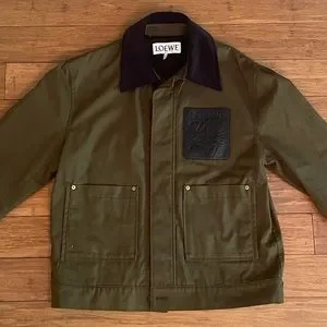 ジャケット LOEWE KHAKI JACKET WITH SLIT ON THE BACK Loewe Jacket - Khaki Green – Kith